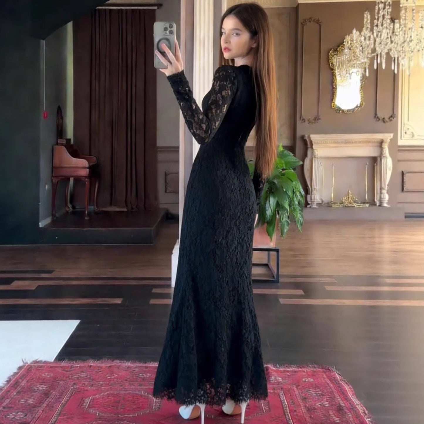Women's Elegant Long Sleeve Fitted Maxi Dress – High Waist Round Neck Black Gown