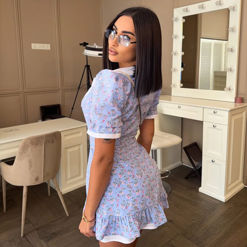 Mini-robe trapèze imprimée à col en V - Taille haute à volants